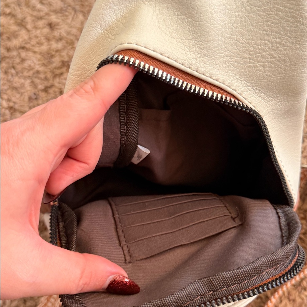 Chic Two-Tone Sling Bag - image 2